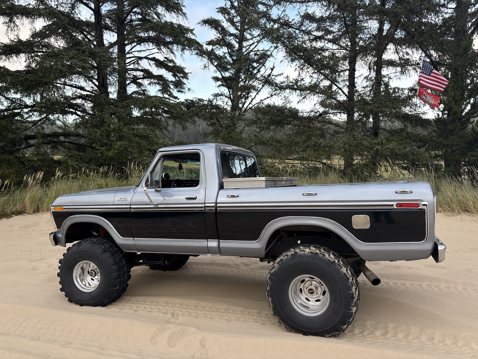 Full view of Jarrod’s Ford F-150 on the sand
